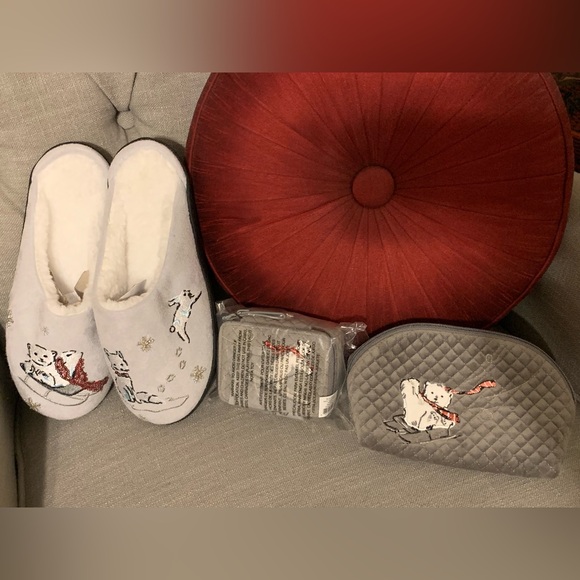 Vera Bradley Beary Merry embellished slippers - Picture 12 of 13